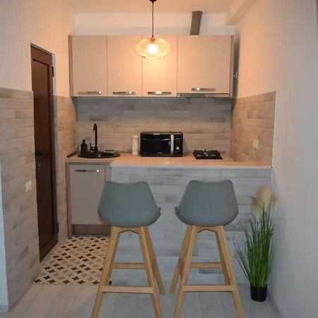 Lili Studio - 새턴
